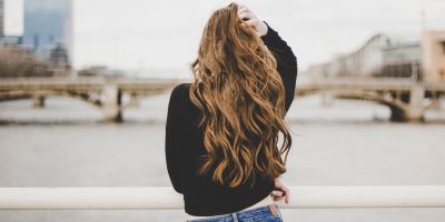 How to Achieve Perfect Beachy Waves for Women: 7 Foolproof Methods