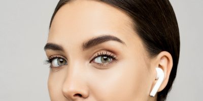 How to Fill In Your Eyebrows: 5 Tips for Women