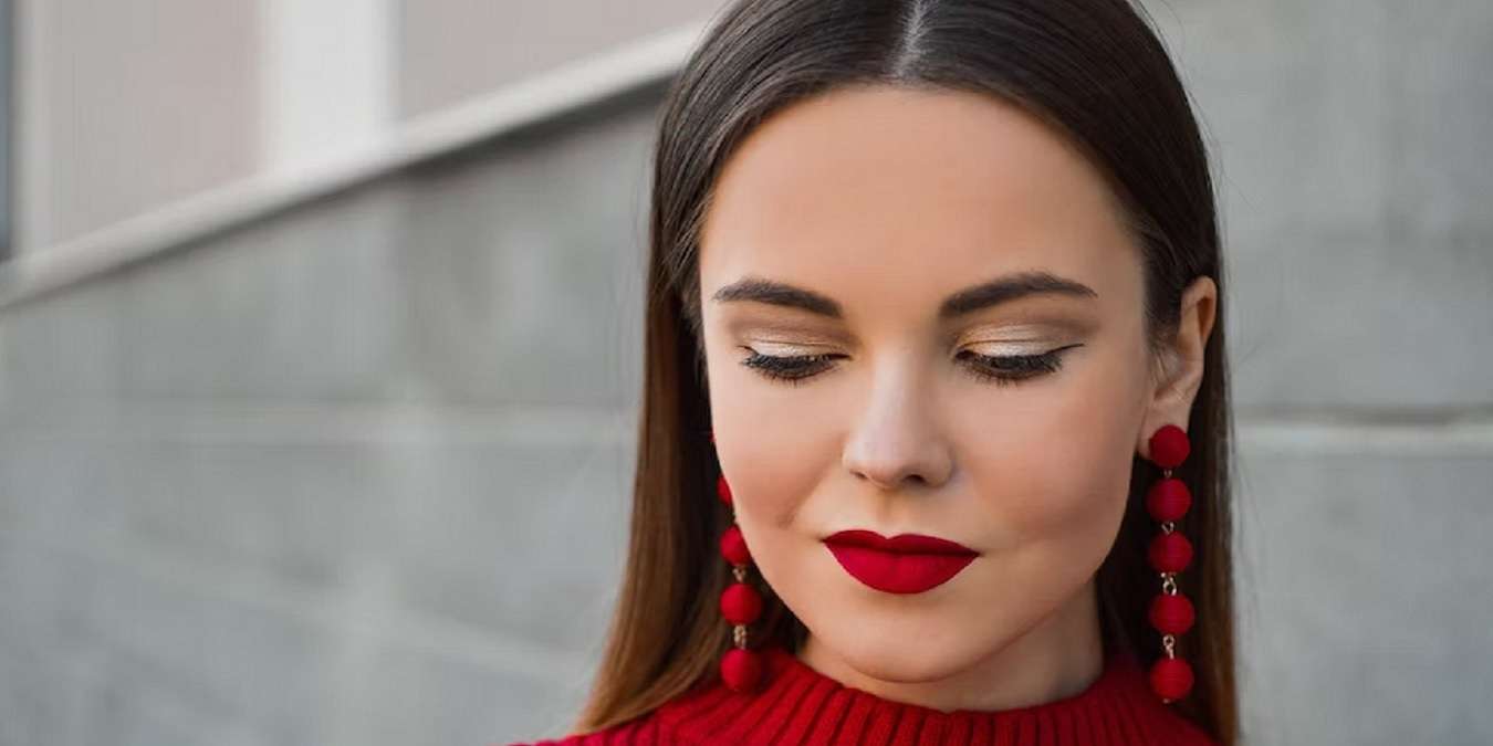 Essential Rules For Wearing Red Lipstick Featured