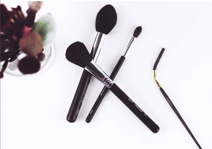 How To Clean Your Beauty Tools Brushes