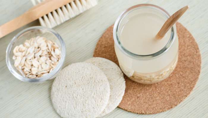 Homemade,oatmeal,face,cleanser.,diy,oatmeal,milk,or,toner,for