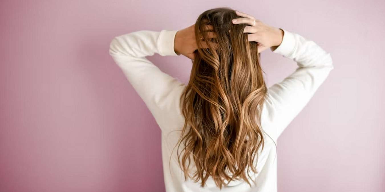 Getting Rid Of Dandruff Featured